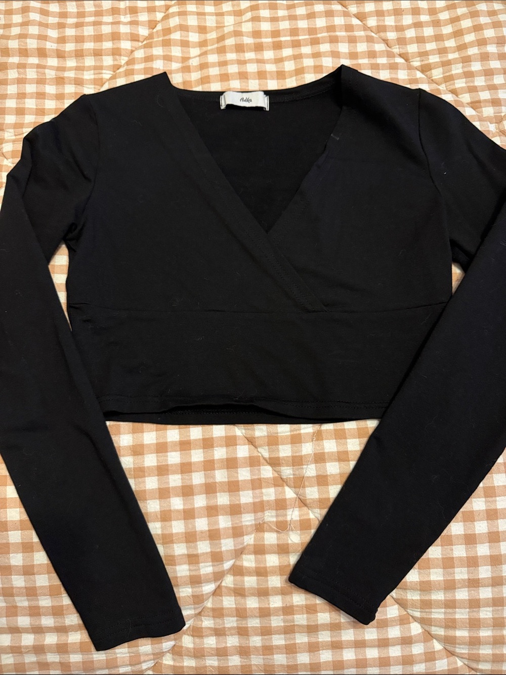 Adika Black V-Neck Long Sleeve Crop Top